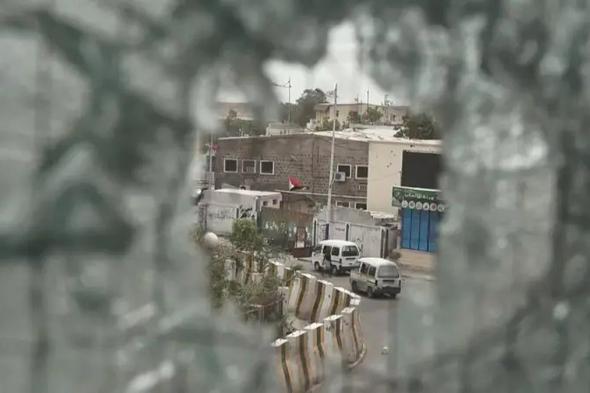 وزير
    الداخلية
    اليمني
    يحذر
    من
    تهريب
    الأسلحة
    خارج
    عدن
    ويؤكد
    المساءلة
    دون
    تهاون