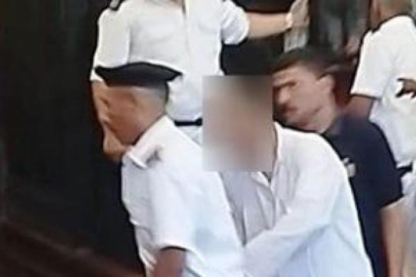 إحالة
أوراق
سفاح
المعمورة
بالإسكندرية
لمفتى
الجمهورية
للمرة
الثانية