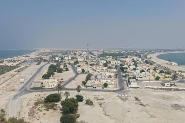 «طرق
      الشارقة»
      تنجز
      مشاريع
      تطويرية
      بطول
      10
      كم
      في
      الحمرية