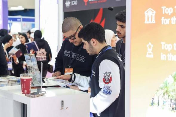 «شات
      جي
      بي
      تي»..
      رفيق
      دراسي
      مفيد
      أم
      معطّل
      للأذهان؟