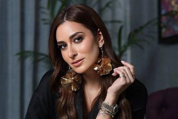 أمينة
خليل
تتحدث
بصراحة
عن
الأمومة
والحب
والغدر