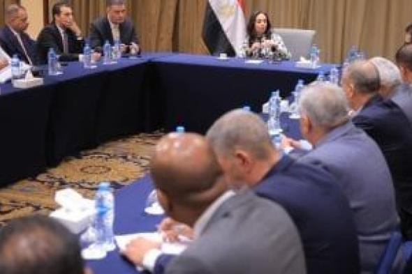 وزيرة
التضامن
تشدد
لمديري
المديريات
على
تقديم
خدمات
جيدة
للمواطنين