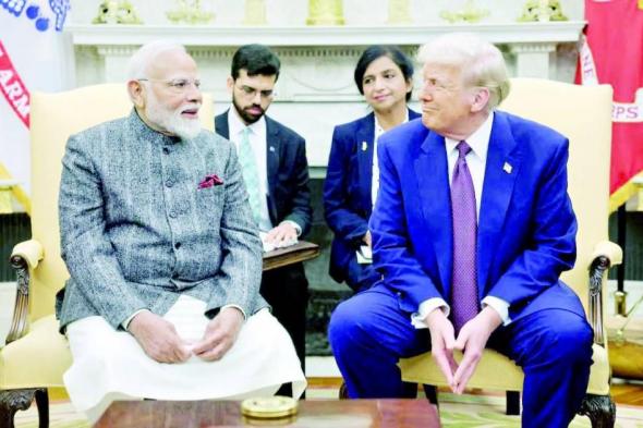 ترامب
      يهدد
      بزيادة
      الرسوم
      الجمركية
      على
      الهند
      بسبب
      مشتريات
      النفط
      الروسي