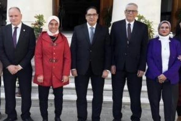 افتتاح
مركز
جامعة
القاهرة
الأهلية
لتعزيز
التكيف
الإيجابى
للطلاب
مع
متطلبات
الحياة
الجامعية