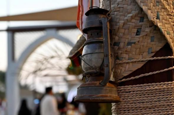 فوانيس
    المساء..
    ضوء
    التراث
    في
    ليالي
    مهرجان
    جازان