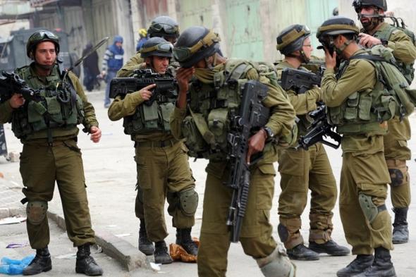 الاحتلال
    الإسرائيلي
    يعتقل
    ما
    لا
    يقل
    عن
    27
    فلسطينيًا
    من
    مدن
    الضفة
    الغربية