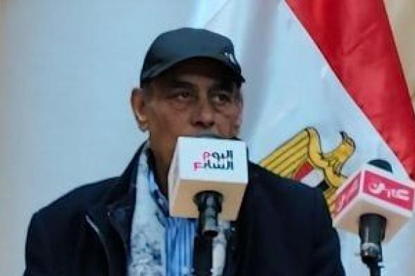 أحمد
بدير:
تكريم
مهرجان
المسرح
العربى
عزيز
جدا
وأتمنى
العودة
لخشبته