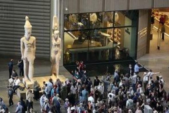 ندوة
حول
"الاكتشافات
داخل
الهرم
ووادى
الملوك"
بحضور
حواس
وغنيم