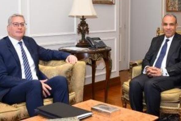 وزير
الخارجية
يبحث
وزير
البترول
والثروة
المعدنية
تنويع
مصادر
الطاقة