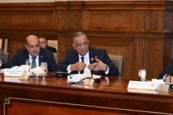 رئيس
برلمانية
حزب
الجبهة
يطالب
ببث
وإذاعة
جلسات
مجلس
الشيوخ