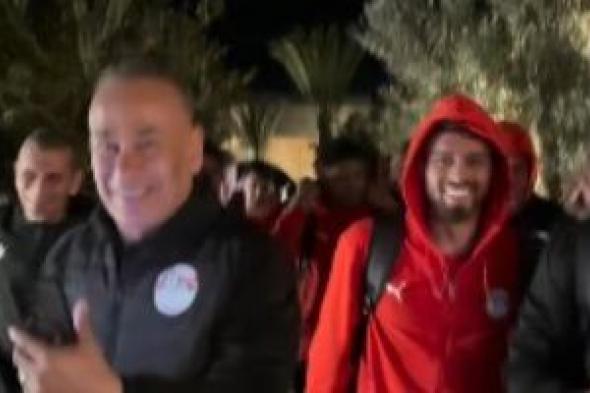 بالرقص
والأغانى..
شاهد
استقبال
مصر
فى
فندق
الإقامة
بعد
الفوز
على
بنين