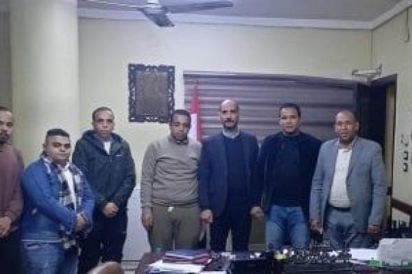 رئيس
مدينة
نجع
حمادى
بقنا
يلتقى
عمال
مطعم
بعد
واقعة
فيديو
التوبيخ