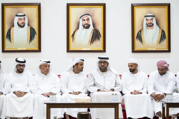 محمد
      بن
      حمدان
      يعزي
      بوفاة
      خميس
      الرميثي