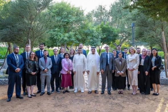 سعود
      بن
      صقر:
      حريصون
      على
      توفير
      بيئة
      تعليمية
      للابتكار