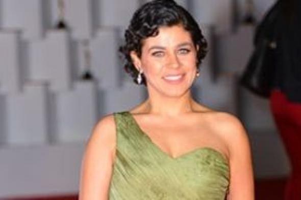 الفنانة
منى
هلا
تتهم
قائد
سيارة
بمضايقتها
بسبب
الخلاف
على
أولوية
المرور
بأكتوبر