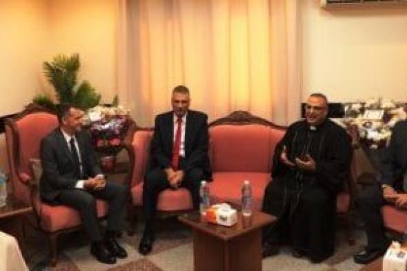 محافظ
أسوان
ووفد
رسمي
يهنئ
الأقباط
بعيد
الميلاد
المجيد..
صور