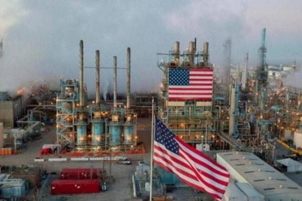 انخفاض
      مخزونات
      النفط
      في
      أمريكا
      وارتفاع
      البنزين