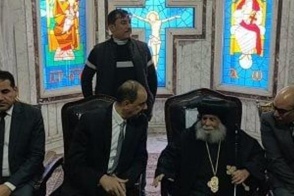 محافظ
سوهاج
ومدير
الأمن
يزوران
مطرانية
أخميم
للتهنئة
بعيد
الميلاد..
صور