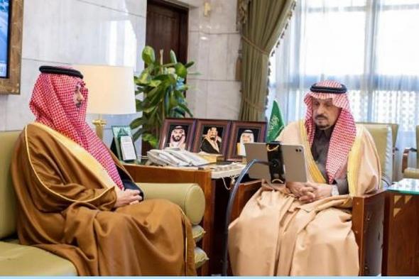 أمير
    الرياض
    يطلع
    على
    مشروع
    ردم
    وتحصين
    الآبار
    المهجورة
    ومنظومة
    المياه
    بالمنطقة