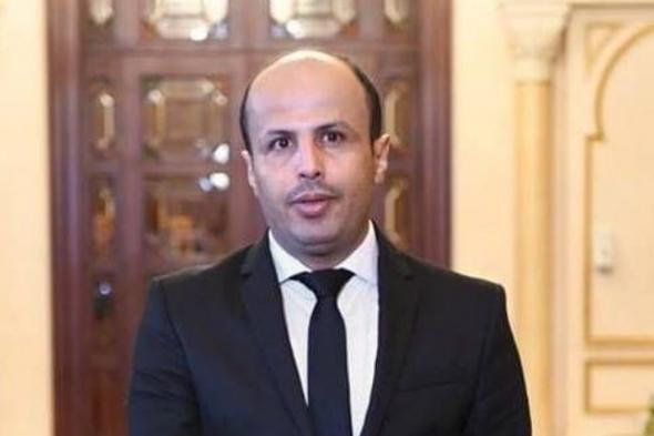 وزير
    يمني:
    فرار
    عيدروس
    الزبيدي
    نكث
    للعهود