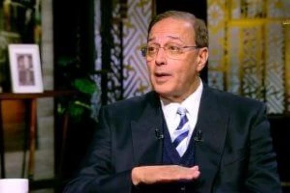 أستاذ
علم
اجتماع
سياسي:
السوشيال
ميديا
عمقت
الفجوات
الثقافية
وخلقت
صراعًا
جيليًا