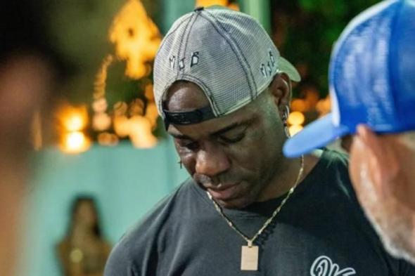 الاتفاق
      الإماراتي
      يضم
      النجم
      الإيطالي
      ماريو
      بالوتيلي