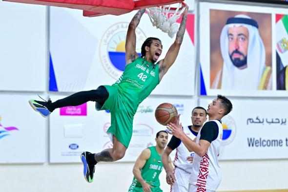 شباب الأهلي يهزم الشارقة وينتزع صدارة دوري السلة