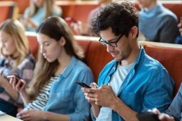 مدة
صلاحية
الخطوط..
90
يومًا
لخطوط
الدفع
المقدم
و180
يومًا
لعملاء
الفاتورة