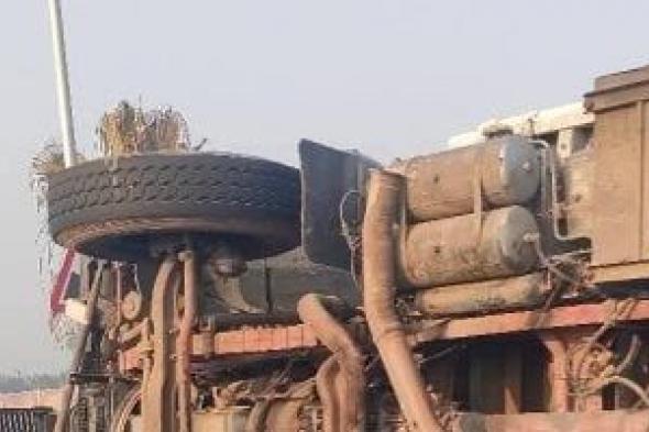 توقف
حركة
المرور
بطريق
القاهرة
الإسكندرية
الزراعى
لانقلاب
سيارة
نقل
بكوبرى
قها