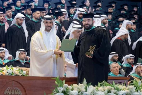 سلطان
      بن
      أحمد
      القاسمي
      لخريجي
      جامعة
      الشارقة:
      انطلقوا
      بثقة
      من
      يعرف
      قدر
      نفسه