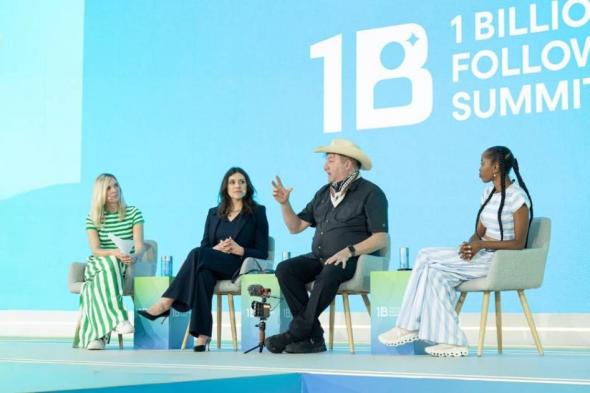 غرفة
      الأخبار
      تحتضر
      والمؤثرون
      يهيمنون