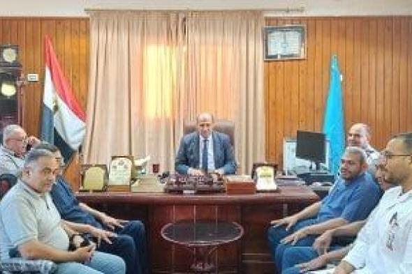 الأحد
المقبل..
بدء
تحصين
248
ألف
رأس
ماشية
بكفر
الشيخ