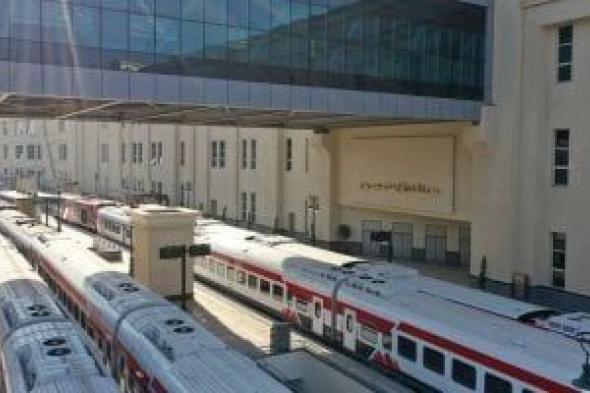 احجز
تذكرتك..
مواعيد
قطارات
الصعيد
المكيفة
والروسية
اليوم
الجمعة
9-1-2026