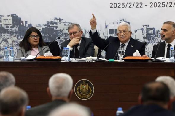 الرئيس
عباس:
لن
نقبل
بتقسيم
غزة
وعلى
حماس
إنهاء
سيطرتها
وتسليم
سلاحها