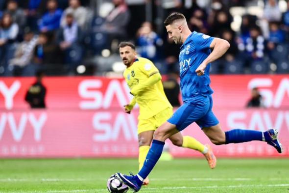 الهلال
      يبتعد
      بالصدارة..
      والنصر
      يتلقى
      ثاني
      خسارة