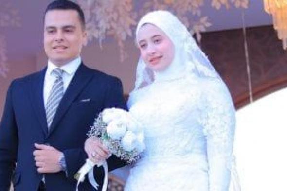 النقيب
محمد
الديب
يحتفل
بزفاف
وسط
الأهل
والأصدقاء
بمدينة
طلخا