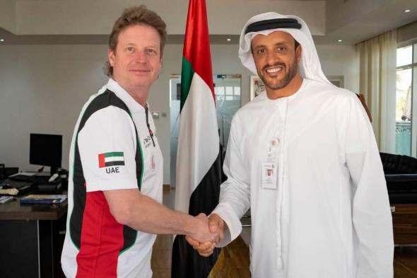 «أبوظبي
      للزوارق
      السريعة»
      يضم
      يوناس
      أندرسون