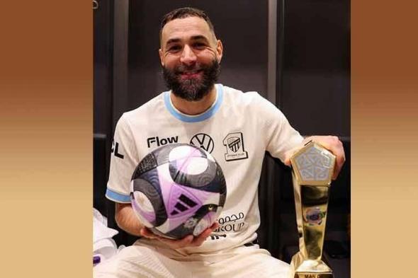 مرمى
      الخلود
      يستقبل«الهاتريك»
      الـ18
      في
      مسيرة
      كريم
      بنزيمة