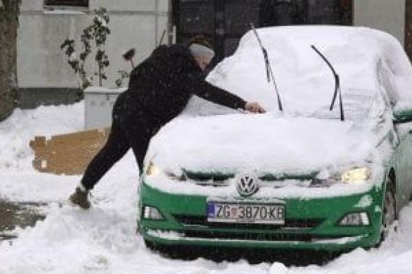 الثلوج
تغطى
الشوارع
والميادين..
عاصفة
ثلجية
تضرب
كرواتيا