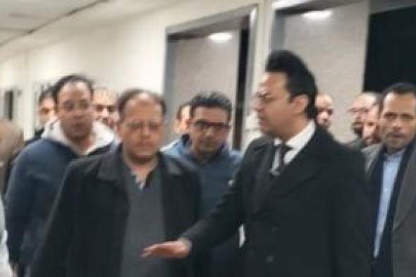 وكيل
صحة
سوهاج
يتفقد
المستشفى
العام
ويحيل
طبيبة
للتحقيق