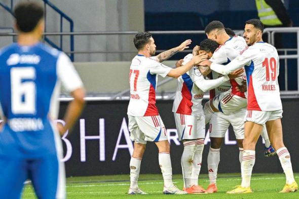 «العنابي» يستقبل مدربه السابق والشارقة في القمة الأكثر ترقباً