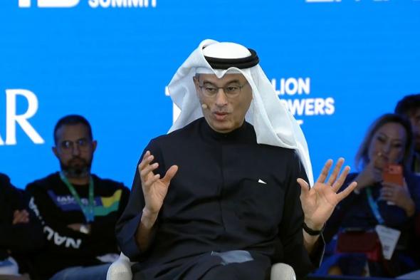 محمد
      العبار:
      الإمارات
      مشغولة
      بالعمل
      والإنجاز