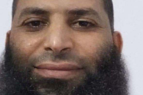 مات
      على
      سجادة
      الصلاة..
      وجبة
      كفتة
      تنهي
      حياة
      مُحفظ
      قرآن
      واثنين
      من
      أبنائه