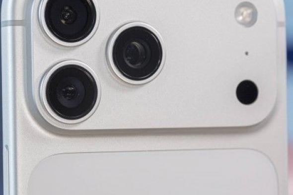 موعد
إطلاق
أول
iPhone
بكاميرا
200
ميجا
بيكسل
أصبح
معروفًا