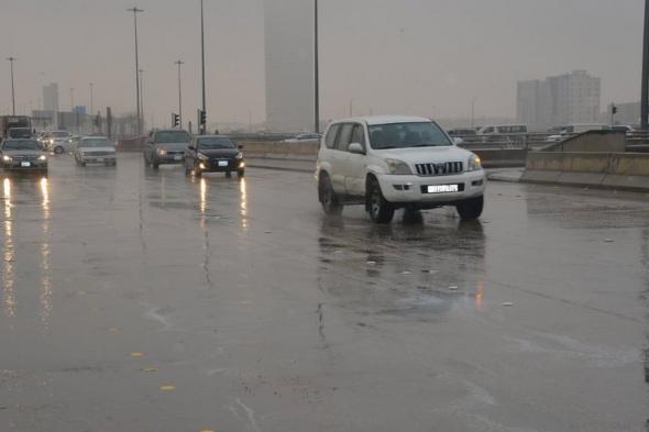 أمطار
    خفيفة..
    توقعات
    حالة
    الطقس
    اليوم
    الأحد
    22-7-1447
    في
    المملكة