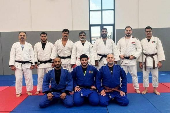 25
      دارساً
      في
      دورة
      حكام
      الجودو
      بالشارقة