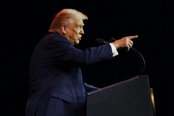 ترامب يدعو كوبا للاستسلام: "تفاوضوا قبل فوات الأوان"