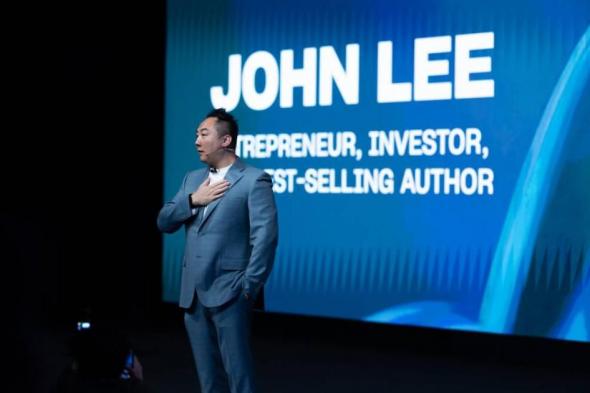 جون
      ليي
      يكشف
      معادلة
      تحقيق
      مليون
      دولار