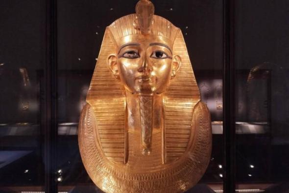 القناع
      الذهبي
      للملك
      بسوسنس
      الأول
      يستعيد
      بريقه