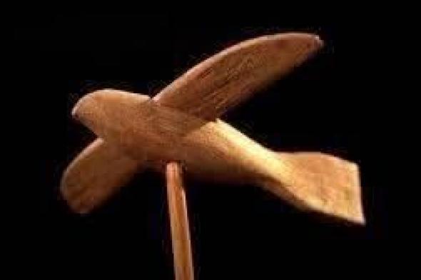 «طائر
      السقارة»
      حلم
      الفراعنة
      بالطيران